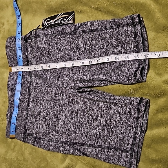 Splash Bottoms Juniors Heathered Black White Bike Shorts Side Pockets Athletic M - Picture 3 of 10
